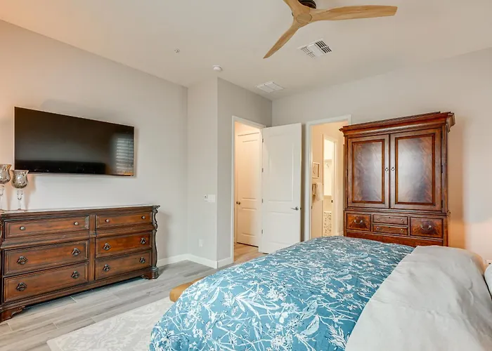 Elegant W/ Various Perks In Peoria! Peoria
