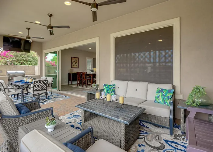 Elegant W/ Various Perks In Peoria! Holiday home Peoria
