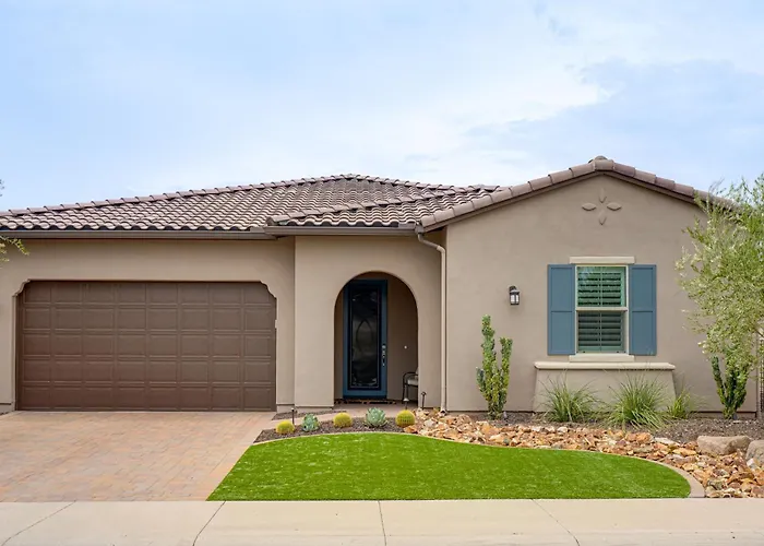 Holiday home Elegant W/ Various Perks In Peoria!