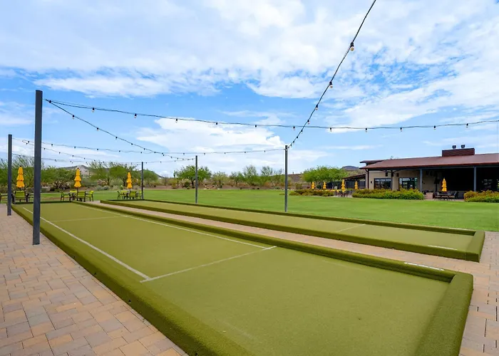 Elegant W/ Various Perks In Peoria!