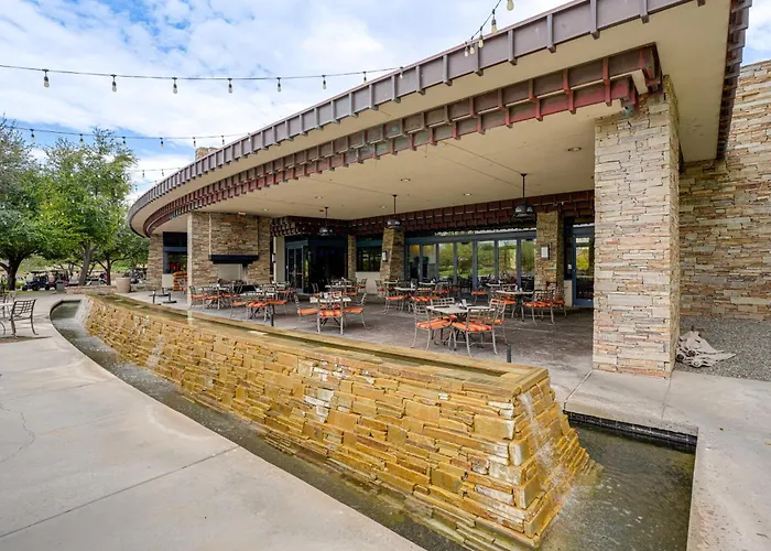 Elegant W/ Various Perks In Peoria! * Peoria