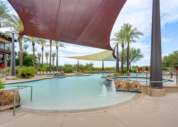 Holiday home Elegant W/ Various Perks In Peoria! Peoria